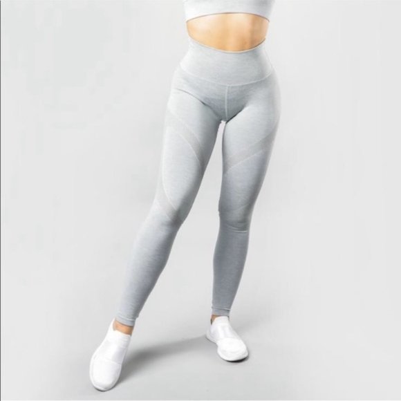 Alphalete Cloud Grey Aero Leggings - Picture 1 of 6